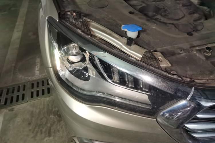 Used JETOUR X90 2019 1.5T Automatic Smart Enjoyment Model 5 Seats China V Emission Standard Right Front Headlight
