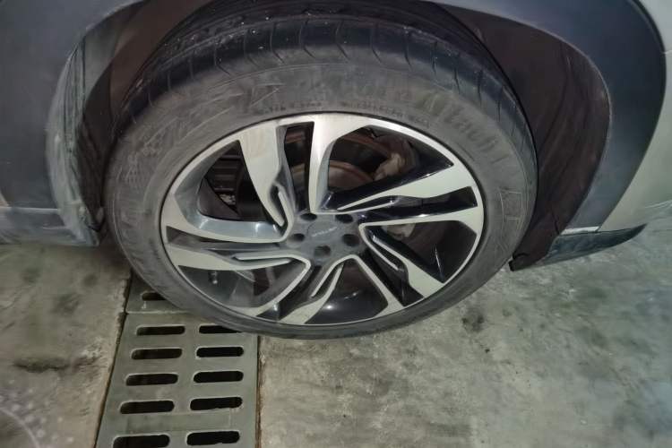 Used JETOUR X90 2019 1.5T Automatic Smart Enjoyment Model 5 Seats China V Emission Standard Right Front Wheel Hub