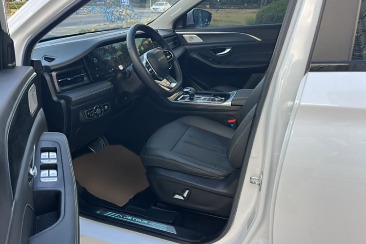 Used JETOUR X90 2022 Zilong 2.0T DCT Changsheng Edition 7-Seater Interior 3