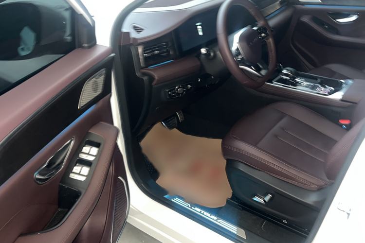 Used JETOUR X90 2022 Zilong 2.0T DCT Changsheng Edition 7-Seater Interior 3