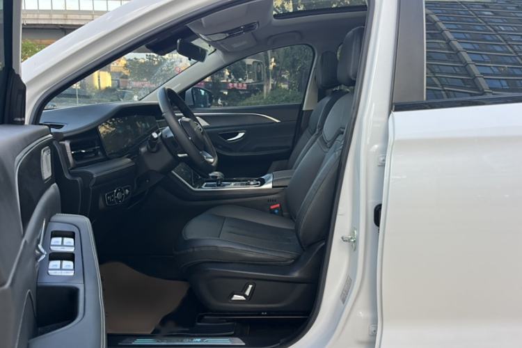 Used JETOUR X90 2022 Zilong 2.0T DCT Changsheng Edition 7-Seater Interior 4