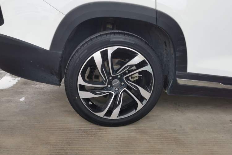 Used JETOUR X90 2019 1.5T Manual Smart Enjoyment 7-Seater China VI Standard Right Rear Wheel Hub