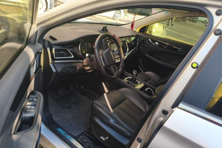 Used JETOUR X90 2019 1.5T Manual Smart Enjoyment Version 5 Seats China V Standard Driver Seat