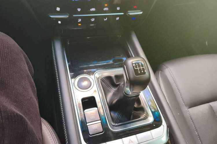 Used JETOUR X90 2019 1.5T Manual Smart Enjoyment Version 5 Seats China V Standard Gear Lever