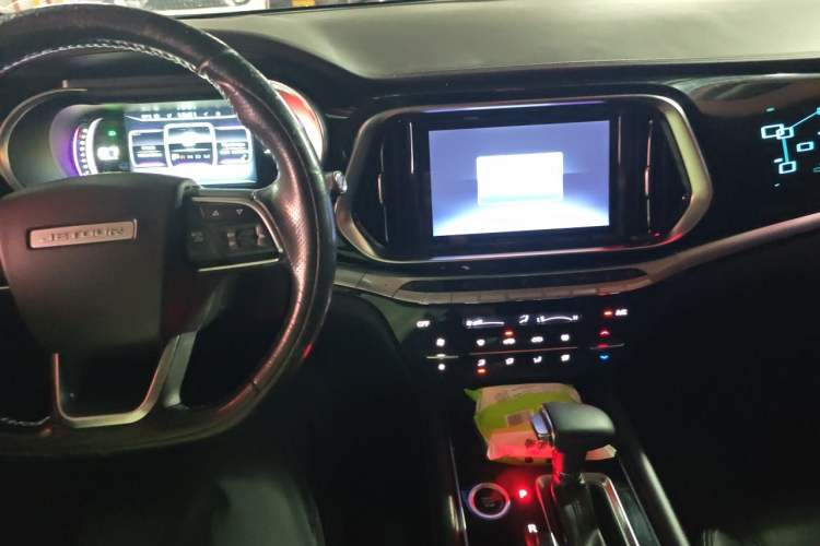 Used JETOUR X90 2019 1.6T DCT Luxury Touring Edition 5 Seats China VI Standard Audio And AC Panel
