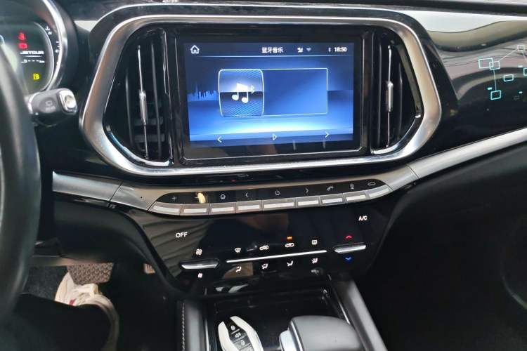 Used JETOUR X90 2019 1.6T DCT Luxury Touring Edition 5 Seats China VI Standard Audio And AC Panel