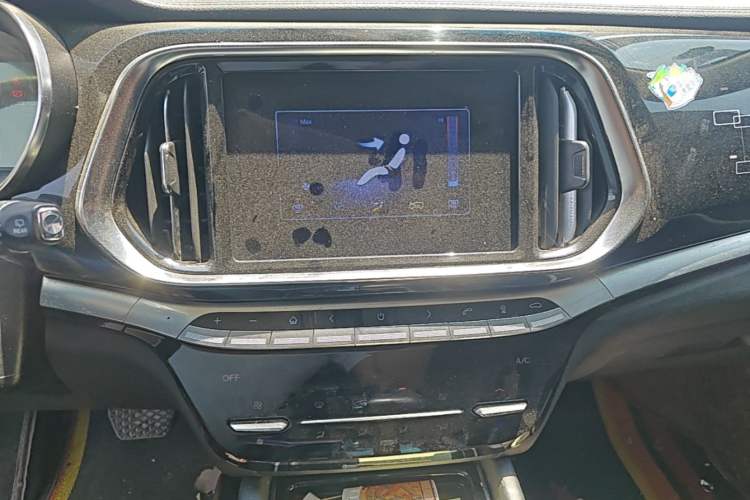 Used JETOUR X90 2019 1.5T DCT Luxury Model 5 Seats China VI Standard Audio And AC Panel