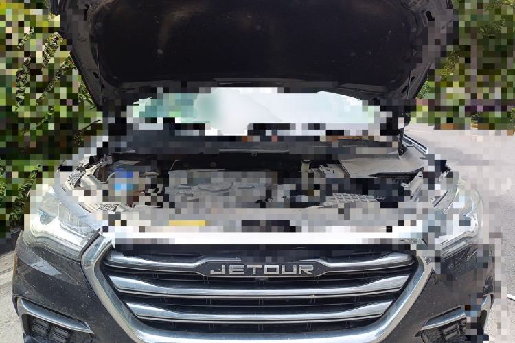 Used JETOUR X90 2019 1.5T Automatic Enjoyment Model 5 Seats China V Emission Standard Engine Bay