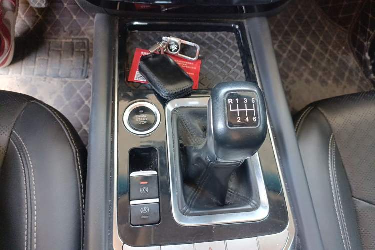 Used JETOUR X90 2019 1.5T Manual Enjoyment Model 6 Seats China V Emission Standard Gear Lever