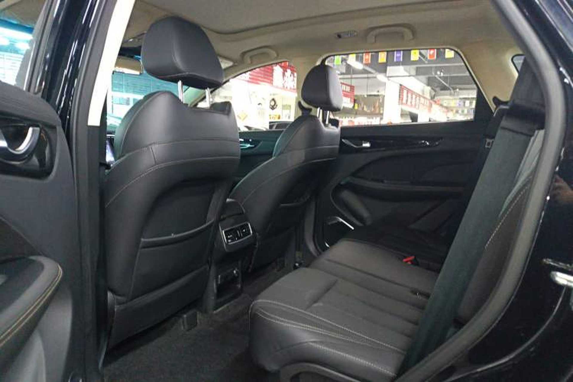 Used JETOUR X90 2019 1.6T DCT Luxury Touring Edition 5 Seats China VI Standard Left Rear Seat