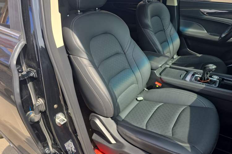 Used JETOUR X90 2019 1.5T Manual Enjoyment Model 5 Seats China VI Standard Right Front Seat