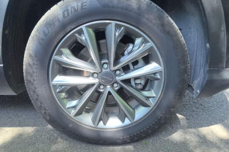 Used JETOUR X90 2019 1.5T Manual Enjoyment Model 6 Seats China V Emission Standard Right Front Wheel Hub