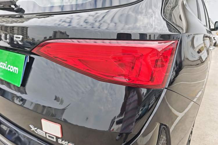 Used JETOUR X90 2019 1.5T DCT Smart Enjoyment Version 5 Seats China VI Standard Right Rear Taillight