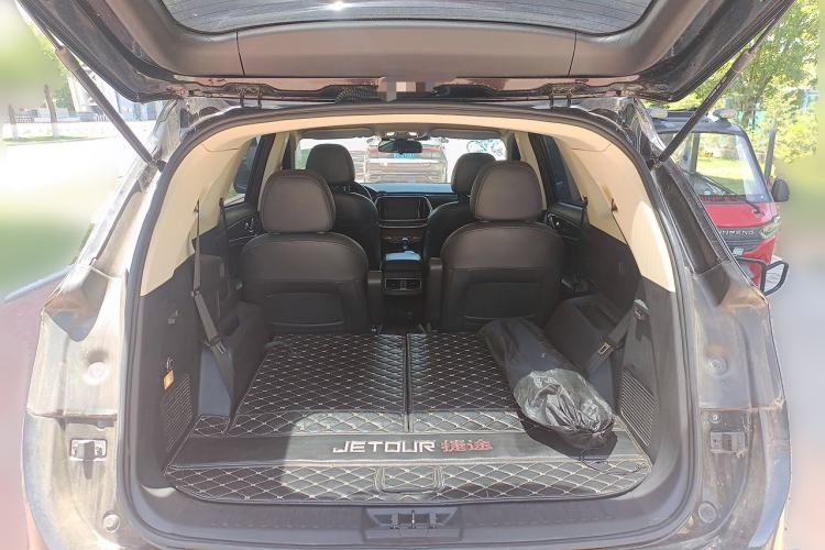 Used JETOUR X90 2019 1.5T Manual Enjoyment Model 6 Seats China V Emission Standard Trunk