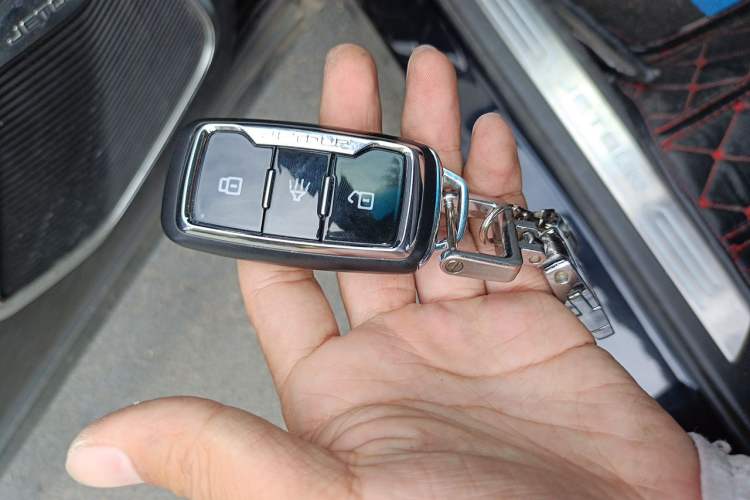 Used JETOUR X90 2019 1.5T Automatic Enjoyment Model 5 Seats China V Emission Standard Vehicle Key