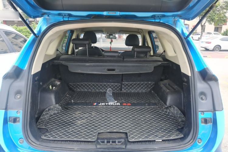 Used JETOUR X90 2019 1.5T Automatic Enjoyment Model 5 Seats China V Emission Standard Trunk