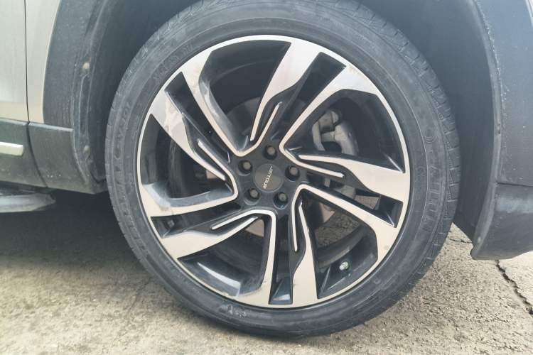 Used JETOUR X90 2019 1.5T Manual Smart Enjoyment Model 6 Seats China V Emission Standard Right Front Wheel Hub