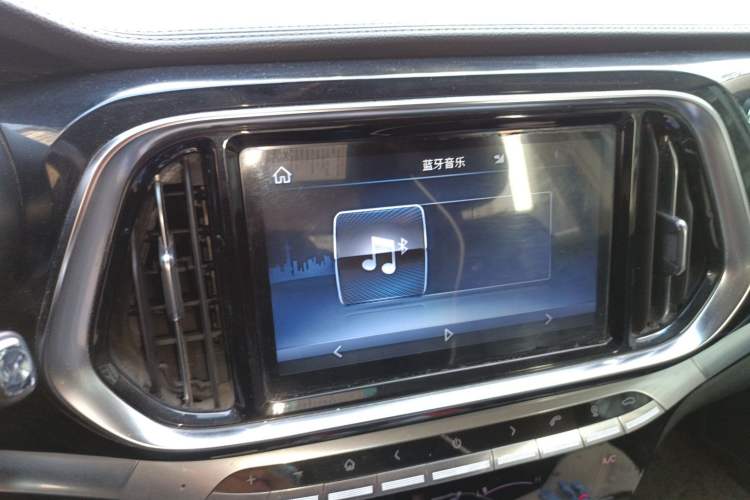Used JETOUR X90 2019 1.5T Manual Smart Enjoyment Model 6 Seats China V Emission Standard Audio And AC Panel