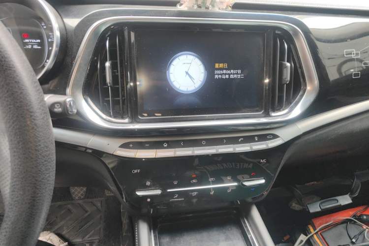 Used JETOUR X90 2019 1.5T Manual Smart Enjoyment 7-Seater China VI Standard Audio And AC Panel
