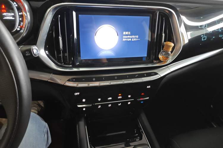 Used JETOUR X90 2019 1.5T Manual Smart Enjoyment Version 6 Seats China VI Standard Audio And AC Panel