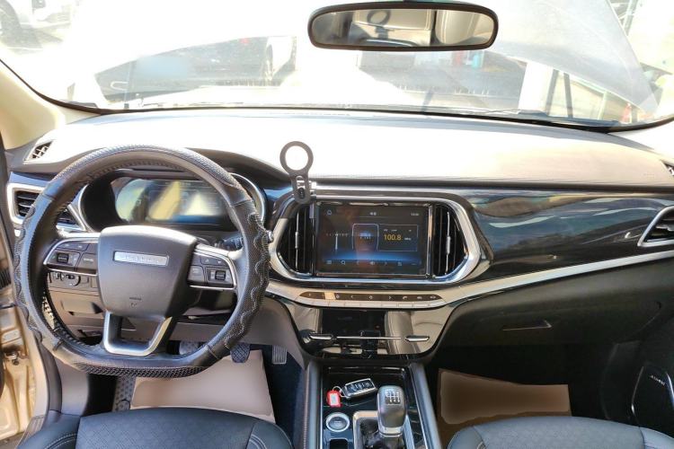 Used JETOUR X90 2019 1.5T Manual Enjoyment Model 6 Seats China V Emission Standard Center Console