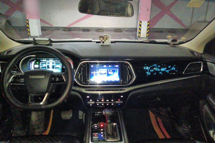Used JETOUR X90 2019 1.6T DCT Luxury Touring Edition 5 Seats China VI Standard Center Console