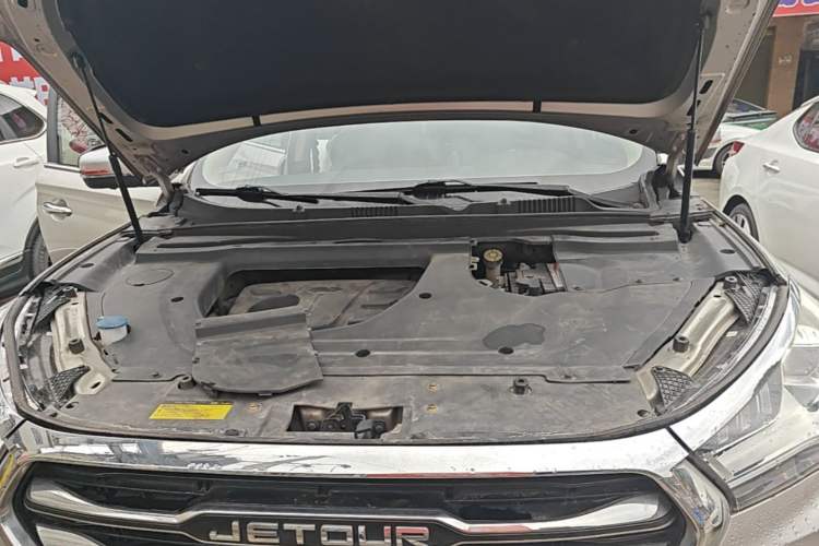 Used JETOUR X90 2019 1.5T Automatic Luxury 7-Seater China V Standard Engine Bay