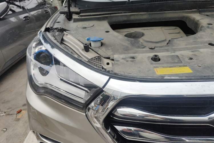 Used JETOUR X90 2019 1.5T Manual Smart Enjoyment 7-Seater China VI Standard Engine Bay Right