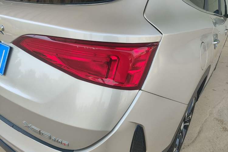 Used JETOUR X90 2019 1.5T Automatic Luxury Model 5 Seats Emission Standard China V Exterior 3