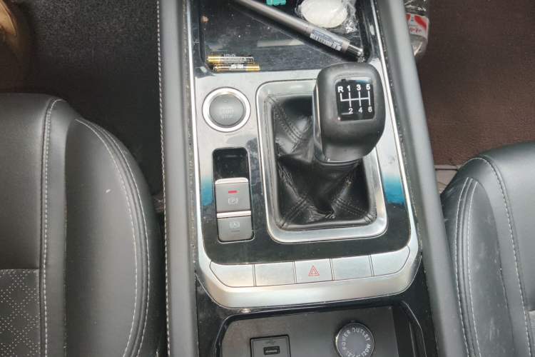 Used JETOUR X90 2019 1.5T Manual Smart Enjoyment Model 6 Seats China V Emission Standard Gear Lever