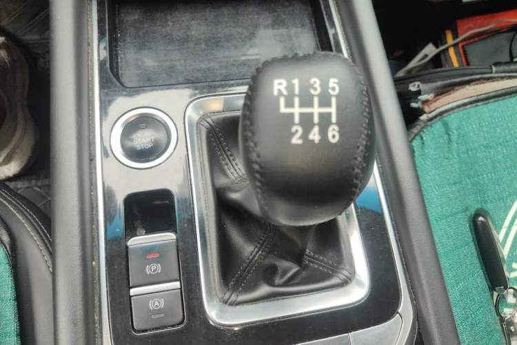Used JETOUR X90 2019 1.5T Manual Smart Enjoyment 7-Seater China VI Standard Gear Lever
