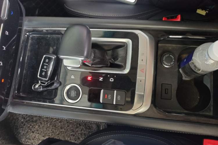 Used JETOUR X90 2019 1.5T Automatic Smart Enjoyment 6-Seater Emission Standard China V Gear Lever