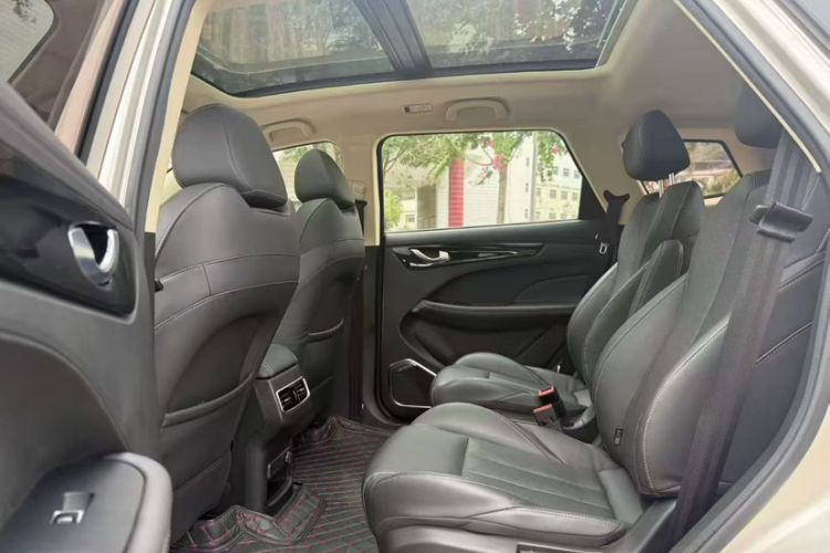 Used JETOUR X90 2019 1.5T Manual Smart Enjoyment Version 6 Seats China VI Standard Interior 2
