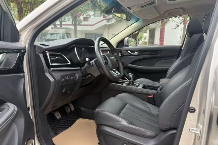 Used JETOUR X90 2019 1.5T Manual Smart Enjoyment Version 6 Seats China VI Standard Interior 4