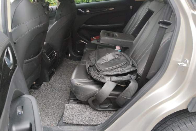 Used JETOUR X90 2019 1.5T Manual Smart Enjoyment Model 6 Seats China V Emission Standard Left Rear Seat