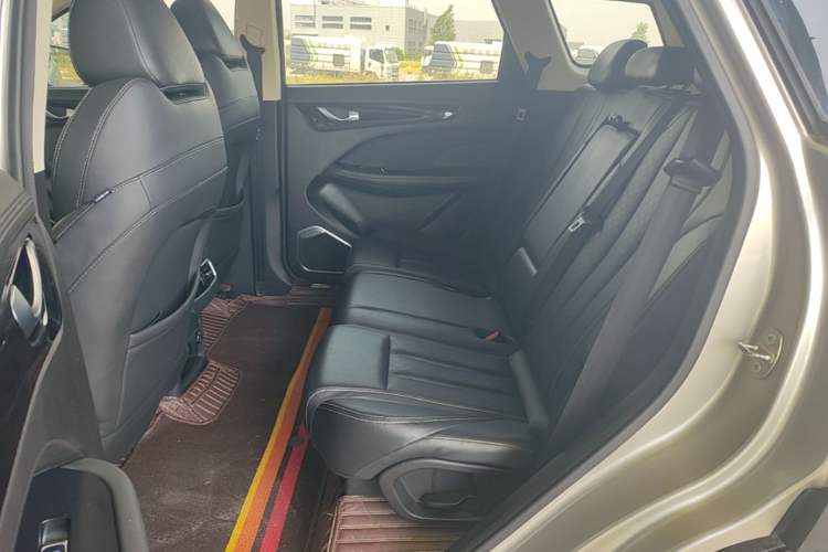 Used JETOUR X90 2019 1.5T Automatic Luxury Model 5 Seats Emission Standard China V Left Rear Seat