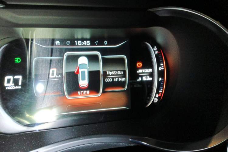 Used JETOUR X90 2019 1.5T Manual Smart Enjoyment Model 6 Seats China V Emission Standard Odometer Close Up