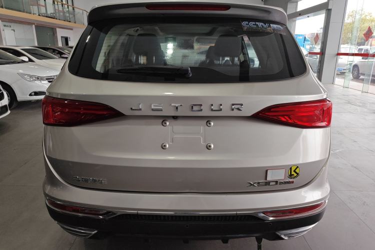 Used JETOUR X90 2019 1.5T Manual Smart Enjoyment Version 6 Seats China VI Standard Rear