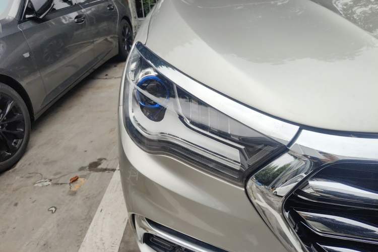 Used JETOUR X90 2019 1.5T Manual Smart Enjoyment 7-Seater China VI Standard Right Front Headlight