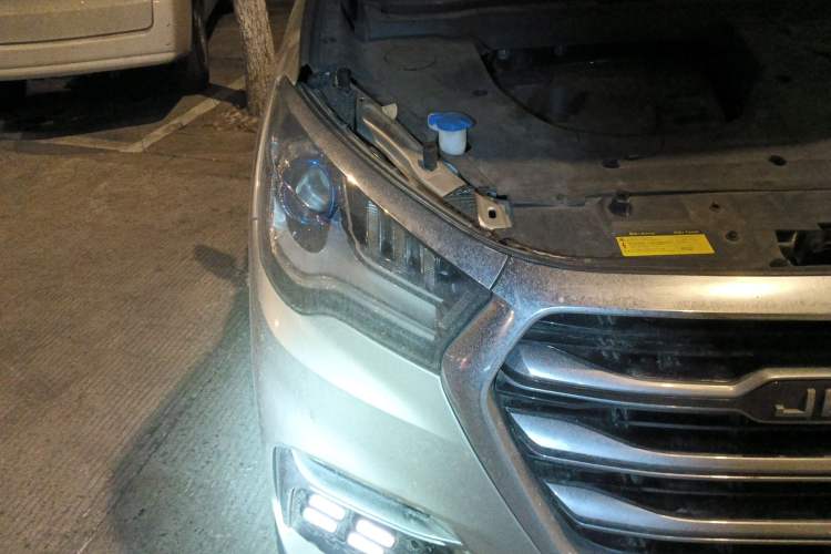 Used JETOUR X90 2019 1.5T Manual Smart Enjoyment Model 6 Seats China V Emission Standard Right Front Headlight