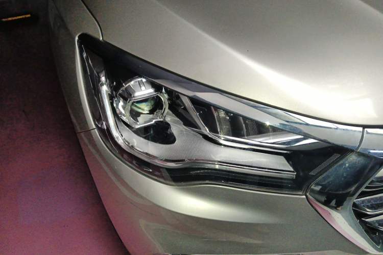 Used JETOUR X90 2019 1.6T DCT Luxury Touring Edition 5 Seats China VI Standard Right Front Headlight