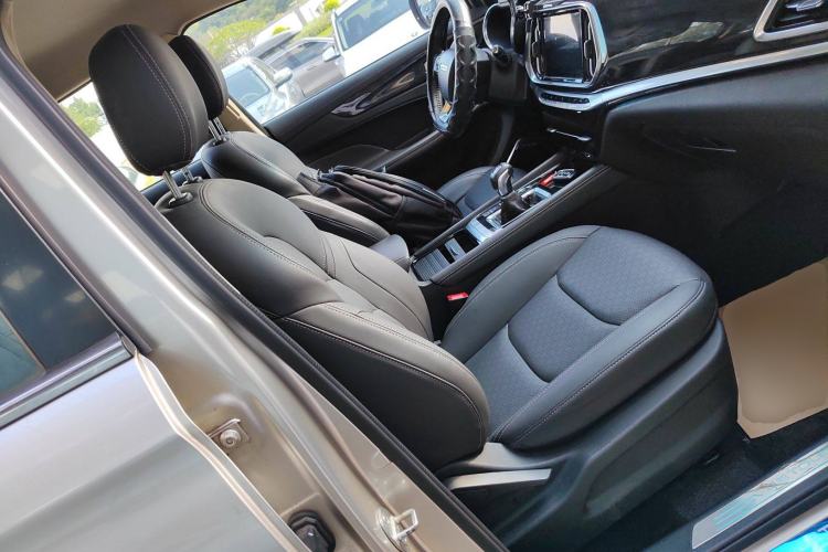 Used JETOUR X90 2019 1.5T Manual Enjoyment Model 6 Seats China V Emission Standard Right Front Seat