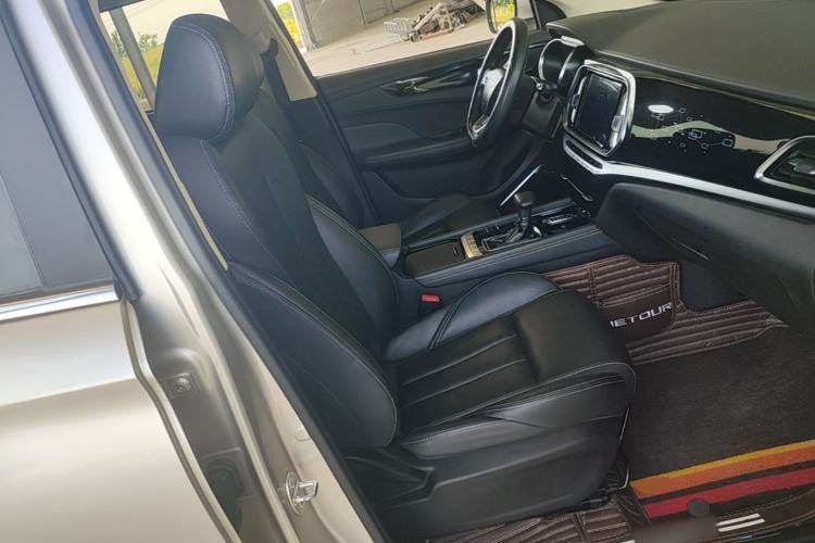 Used JETOUR X90 2019 1.5T Automatic Luxury Model 5 Seats Emission Standard China V Right Front Seat