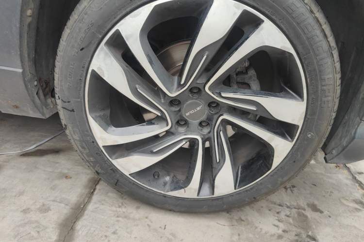 Used JETOUR X90 2019 1.5T Manual Smart Enjoyment 7-Seater China VI Standard Right Front Wheel Hub