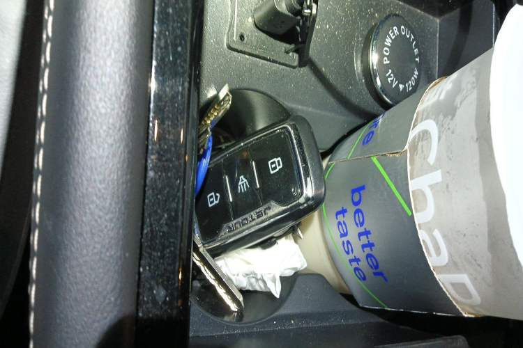 Used JETOUR X90 2019 1.5T Manual Smart Enjoyment Model 6 Seats China V Emission Standard Vehicle Key