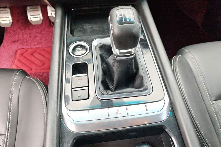 Used JETOUR X90 2019 1.5T Manual Smart Enjoyment Version 5 Seats China VI Standard Gear Lever