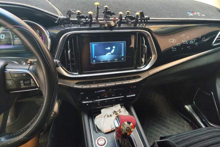 Used JETOUR X90 2019 1.5T Automatic Luxury 7-Seater China V Standard Audio And AC Panel