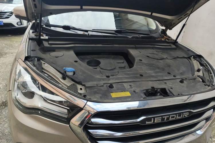 Used JETOUR X90 2019 1.5T Automatic Luxury 7-Seater China V Standard Engine Bay Right