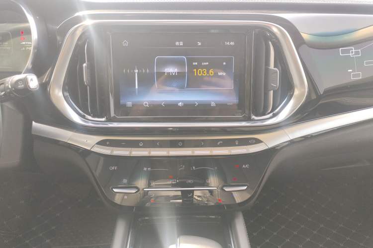 Used JETOUR X90 2019 1.5T Automatic Smart Enjoyment 6-Seater Emission Standard China V Audio And AC Panel