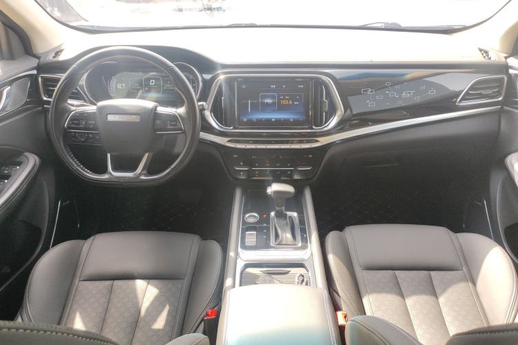 Used JETOUR X90 2019 1.5T Automatic Smart Enjoyment 6-Seater Emission Standard China V Center Console